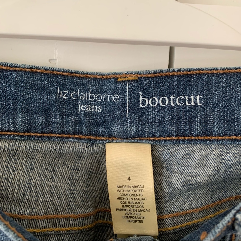 Liz Claiborne Low Rise Bootcut Jeans Size 4 - Picture 5 of 8